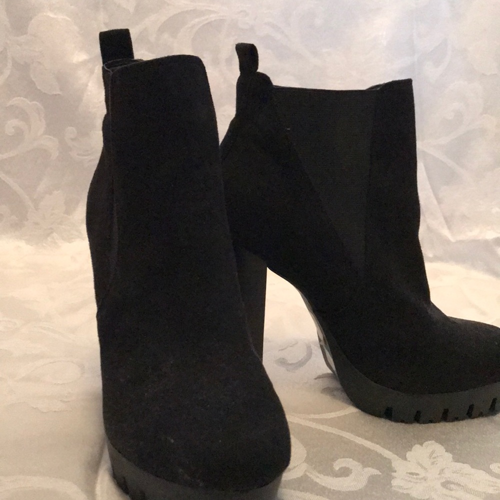Wild diva platform bootie
